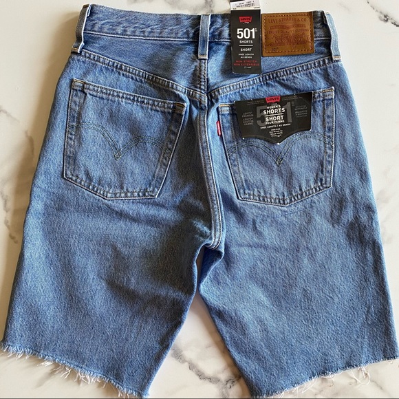 NEW Levi’s 501 Mid Thigh Distressed Jean Shorts 25 - Picture 7 of 13